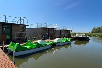 Hausboot in Łazy am Jamno-See und Meer
