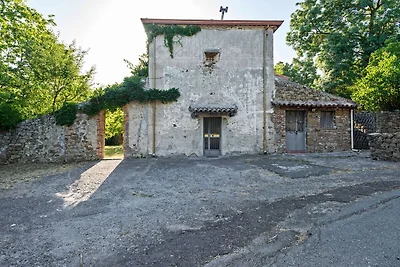 Incantevole casa con giardino privato a...