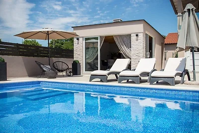 Villa in Labin mit Schwimmbecken