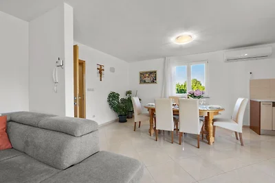 Holiday Home Marija - Three Bedroom Holiday H...