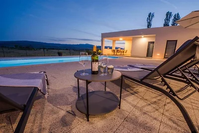 Villa in Imotski mit Schwimmbecken