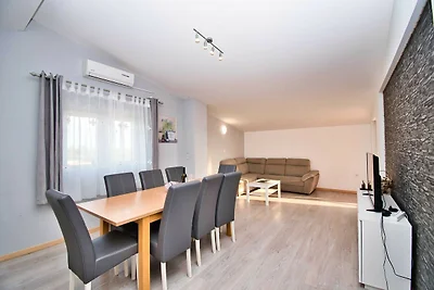 Ferienhaus mit Pool in Visocane