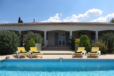 Moderne Villa in Escales mit Swimmingpool