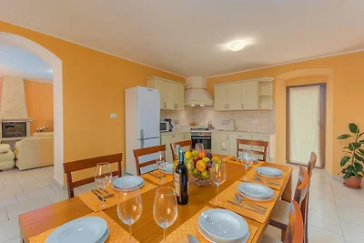 Villa mit privatem Pool und Meerblick