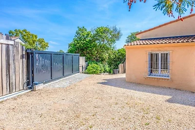 Villa in Les Issambres mit Schwimmbecken