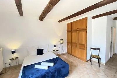 Bauernhaus in der Provence mit Pool