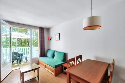 Wohnung in Lougratte nahe Pool & See