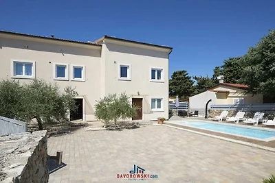 Villa in Premantura mit Schwimmbecken