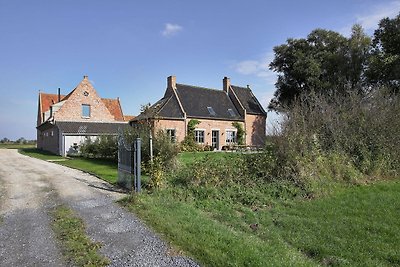 Spaziosa villa a Diksmuide, con cortile