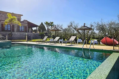 Ferienhaus in Ariany mit Schwimmbad