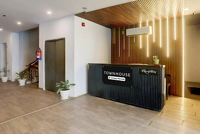 Super Townhouse Prayagraj vicino alla...