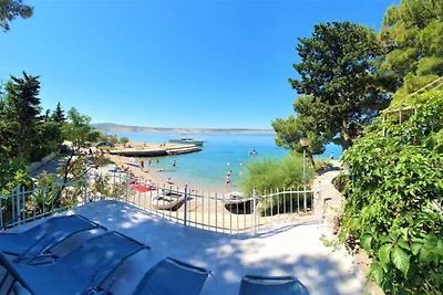 Beach House - 2m from beach - Three Bedroom...