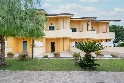 Villa in Residence con piscina e giardino