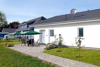 Ferienhaus in Altefähr mit Schwimmbecken