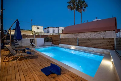 Stylish Villa with Heated Pool, Jacuzzi, Gym ...