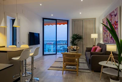 Modernes Apartment mit Terrasse und Meerblick