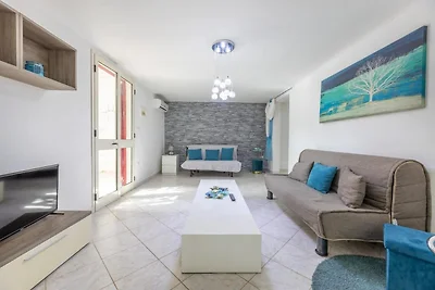Luxurious coastal villa in Gallipoli