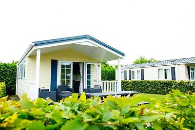 Chalet met veranda bij Drunense Duinen