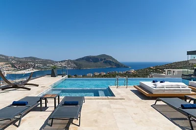 Villa in Kalkan mit Schwimmbecken