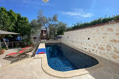 Villa in Kalkan mit Schwimmbecken