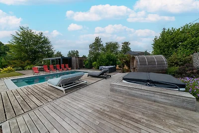 Luxusvilla mit Pool