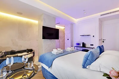 Suite met airconditioning en jacuzzi Beaubour...