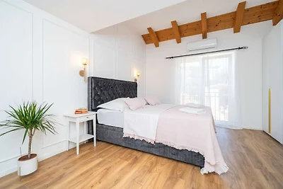 Villa Aura - Executive Business room