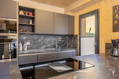 Chalet am Skilift mit Balkon und Sauna
