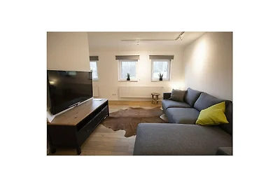 Q-Stall, Apartment 05