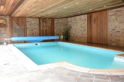 Villa in Stavelot mit Innenpool, Sauna