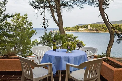 Apartment in Jelsa mit Swimmingpool