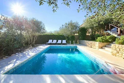 Rustika mit Pool & Meerblick