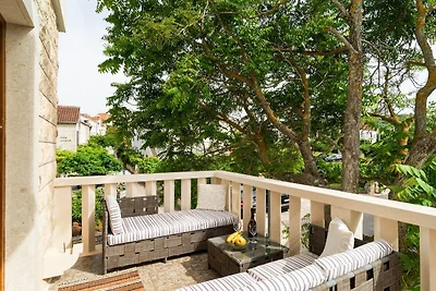 Elegant Sutivan Apartments with Balcony - Two...