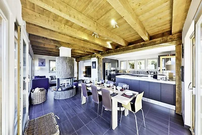 Schönes Chalet mit Aussicht vom Balkon