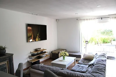 Holiday home with large garden and pool