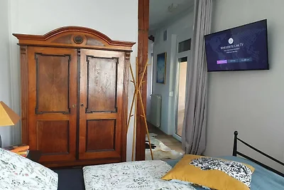 Bright and Sunny Apartment with Terrace - Two...