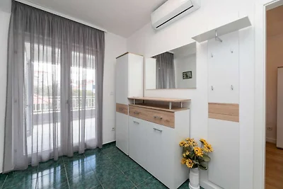 Villa Supetar Garden - Two Bedroom Apartment ...