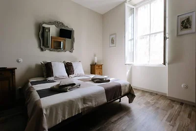 Helle Wohnung mit Pool und Spa