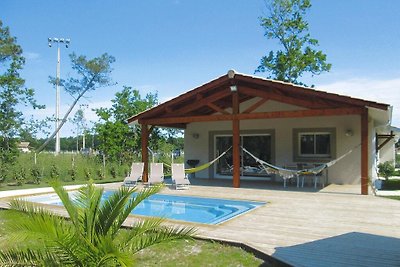 Ferienhaus mit Pool in Grayan-et-l'Hôpital-eh...