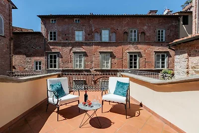 Villa a Lucca vicino alla Cattedrale San...