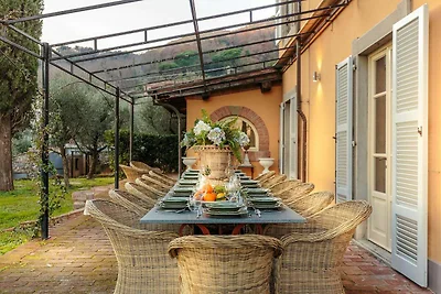 Zeitlose Eleganz Villa in der Nähe von Lucca