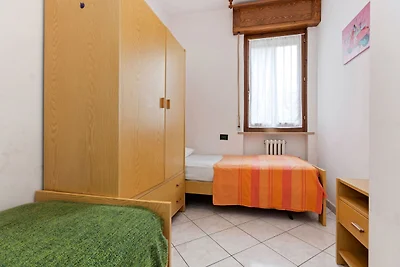 Gerהumige Wohnung mit Garten