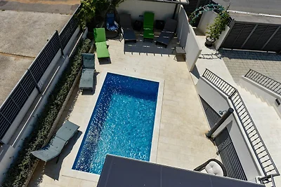 Moderne Villa mit Swimmingpool