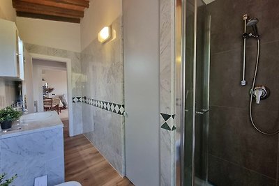 Serene apartment in Pietrasanta with private...