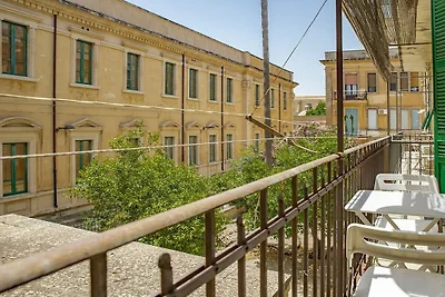 Wohnung in Noto mit Balkon und Parken