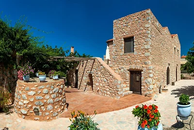 Appartamento a Pirgos con camino