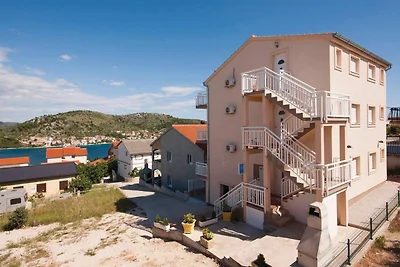 Gut gelegene Wohnung in Rogoznica