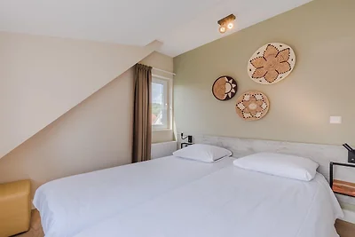 Hochwertige Villa im Grünen