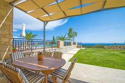 Huis bij Souda Strand met Zwembad