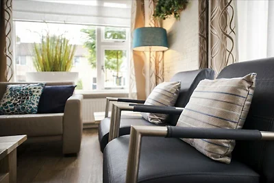 Ferienhaus in Nes mit Schwimmbecken